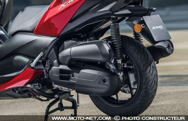 Nouveau Xmax 125 2018 : il a tout des grands 300 et 400 !