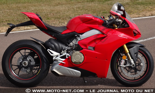  Comparatif Superbike 2018 : Aprilia RSV4 RF Vs BMW S1000RR Vs Ducati Panigale V4 S