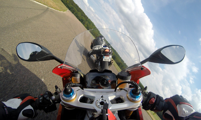 Comparatif Superbike 2018 : Aprilia RSV4 RF Vs BMW S1000RR Vs Ducati Panigale V4 S