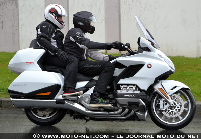 Duel K1600GTL Vs GoldWing 2018 : la croisière s'affronte... 