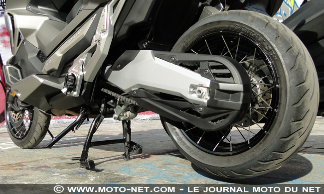 Duel Honda X-Adv Vs Yamaha Tmax : moto, scooter ou les deux ?