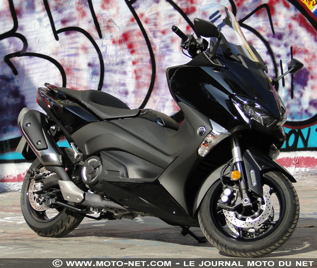 Duel Honda X-Adv Vs Yamaha Tmax : moto, scooter ou les deux ?