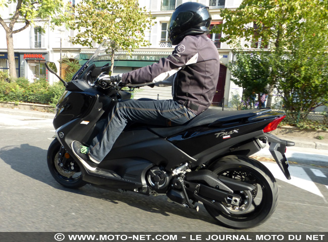 Duel Honda X-Adv Vs Yamaha Tmax : moto, scooter ou les deux ?