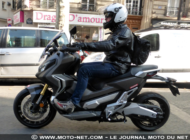 Duel Honda X-Adv Vs Yamaha Tmax : moto, scooter ou les deux ?