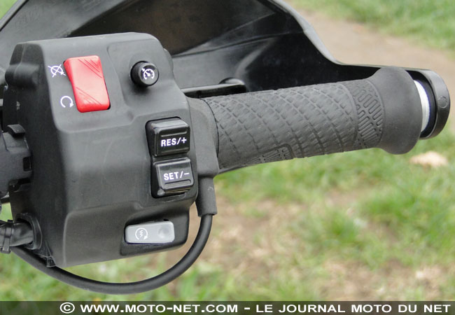 Sécurité routière - Les motos KTM Ready to Race-pecter automatiquement  les distances de sécurité !
