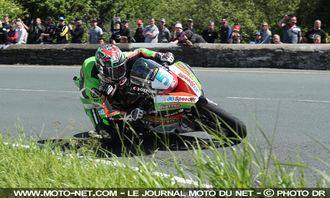 Tourist Trophy 2019 : Hickman et Dunlop brillent en deuxième journée