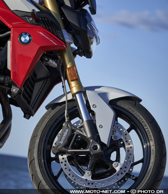  Essai F900R : le roadster BMW totalement revu… avec un R de déjà vu 