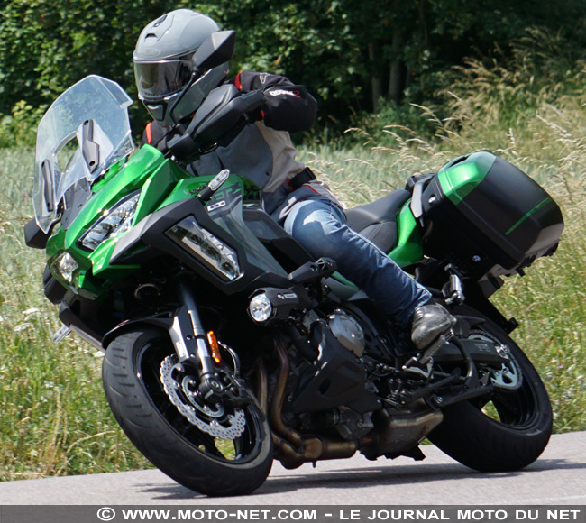 Duel Versys 1000 Vs FJR1300 : le maxitrail routier a tué le Sport GT ?