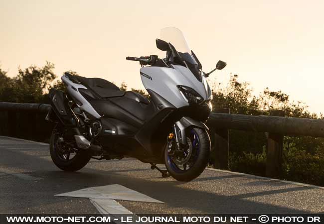 Yamaha TMAX 560 essai : Toujours la référence en 2021 ?