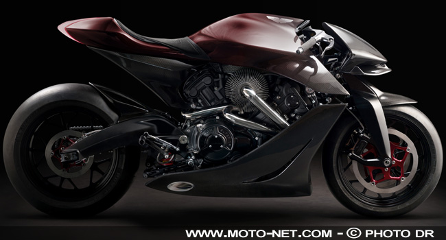  Premiers tours de roue pour l'AMB 001, la moto d'Aston Martin 