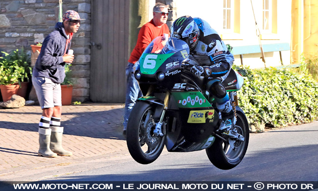 Michael Dunlop sur une Panigale V4R du team PBM au Tourist Trophy 2020