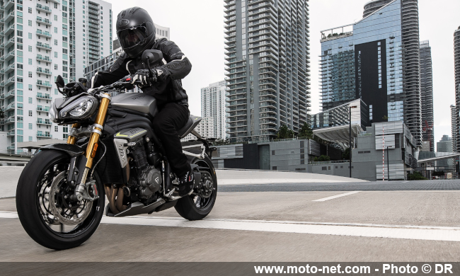  Speed Triple 1200 RS : le maxiroadster Triumph met les bouchées douze en 2021
