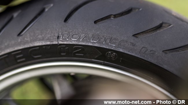 Essai Roadtec 02 : Metzeler recycle son pneu moto Sport Touring 