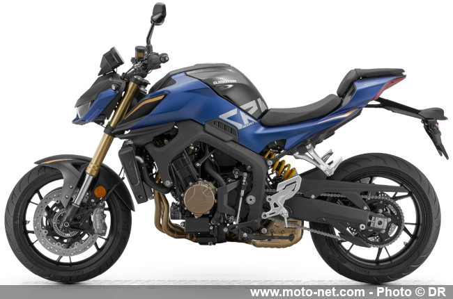 QJMotor peint son roadster SRK 800 en noir et l'affiche à 6800 euros QJMotor peint son roadster SRK 800 en noir et l'affiche à 6800 euros