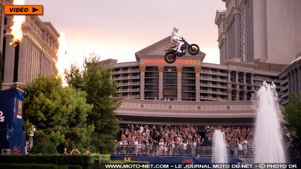 [Vidéos] Sauts à moto : Travis Pastrana rend hommage à Evel Knievel 