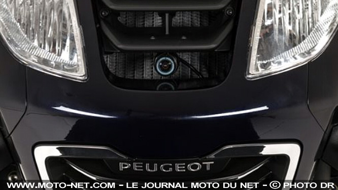 Peugeot Metropolis spécial 120 ans avec Dash Cam avant et arrière