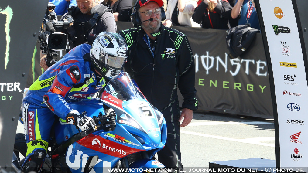 Michael Dunlop au départ du Tourist Trophy 2022 sur une Suzuki !