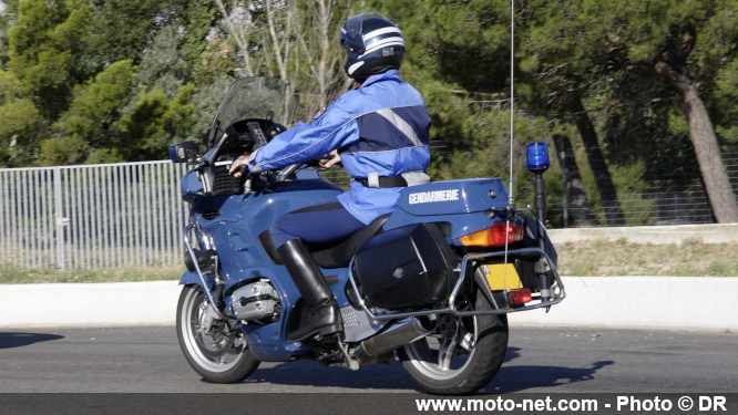 Roulez à moto avec les motards de la gendarmerie dans le Doubs