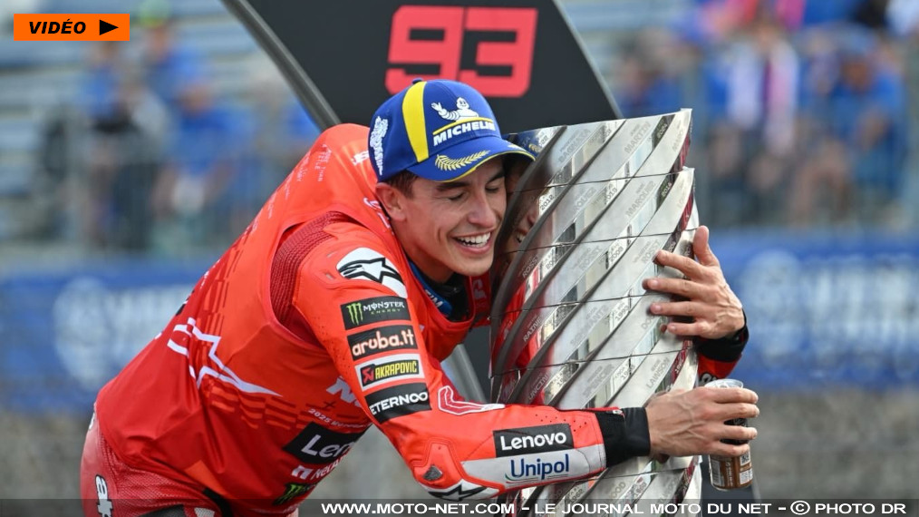 MotoGP du Japon 2025 : Marc Marquez, champion une 9ème fois !

Comme son meilleur ennemi Valentino Rossi, Marc Marquez vient de remporter un 9ème sacre mondial en Grand Prix moto, le 7ème en MotoGP. Et comme le n°46 italien qui s'était illustré en gagnant sur l'inférieure Yamaha en 2004, le n°93 espagnol se distingue, lui, en reconquérant le titre suprême après des années de souffrances et de doutes. Bravo Campeón.
