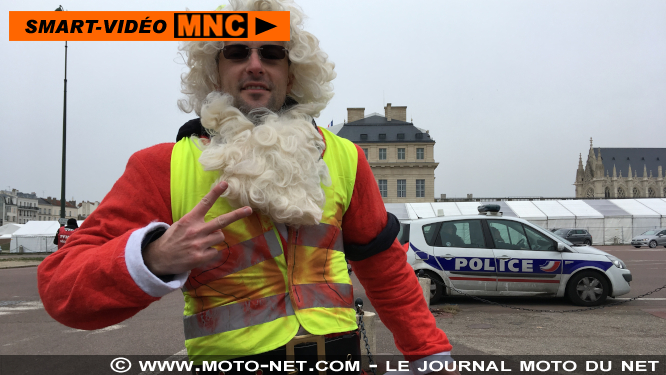 Exclusif : le père Noël est un motard en gilet jaune !