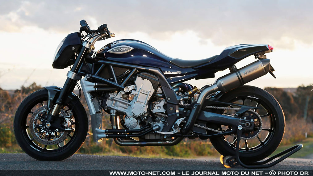 PGM V8 : la moto australienne à 8-cylindres de 334 ch !
