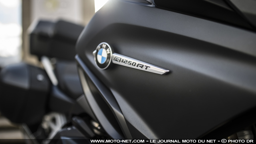 R1250RT Exclusive : teinte "M" et full options pour la routière BMW